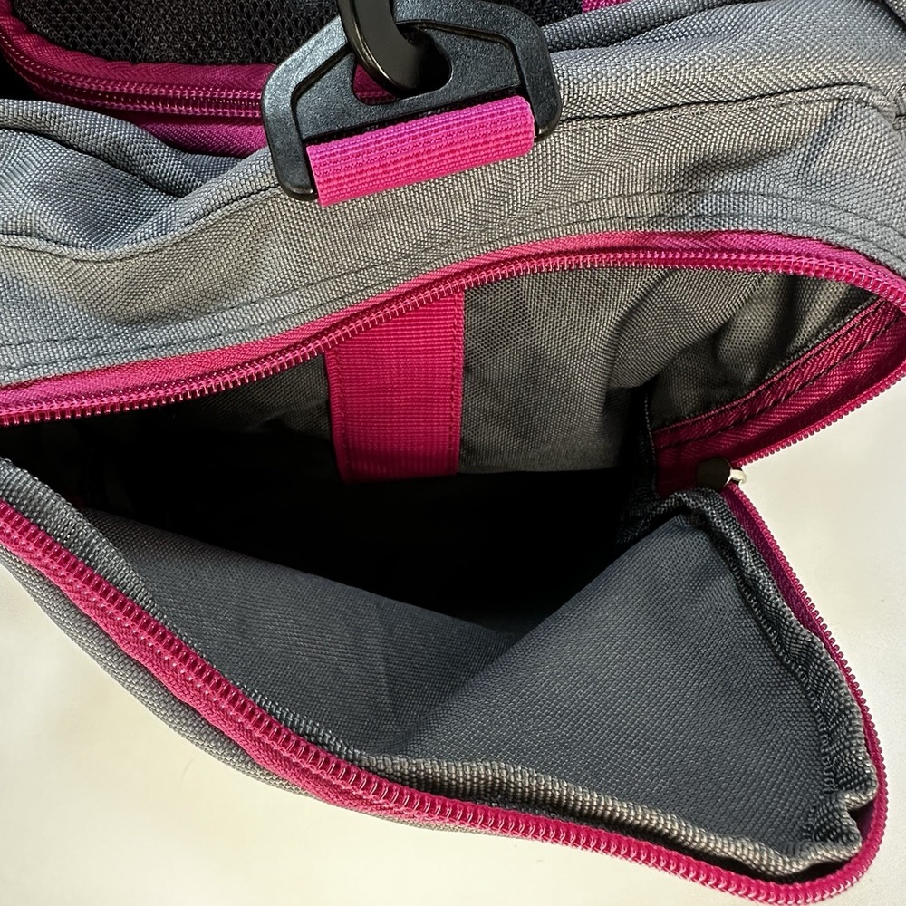 Cabela's‎ Pink Gray Duffle Bag 12" x 8" x 8" Gym Bag Padded Shoulder Strap EUC - Picture 5 of 8